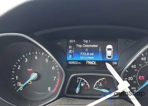 2016 Ford Focus Se z USA, uszkodzony, nr VIN 1FADP3F28GL278912